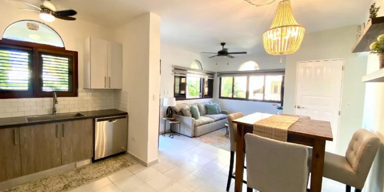 ENQUENTRO 2 Bedroom Condo For Sale - Living Room